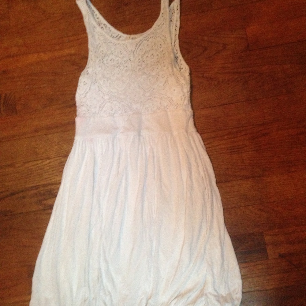 Supper cute white dress💙